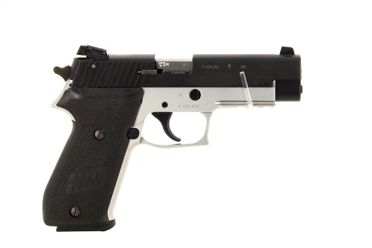 Pistolet SIG SAUER P220 bi-ton calibre 22LR ***occasion*** 